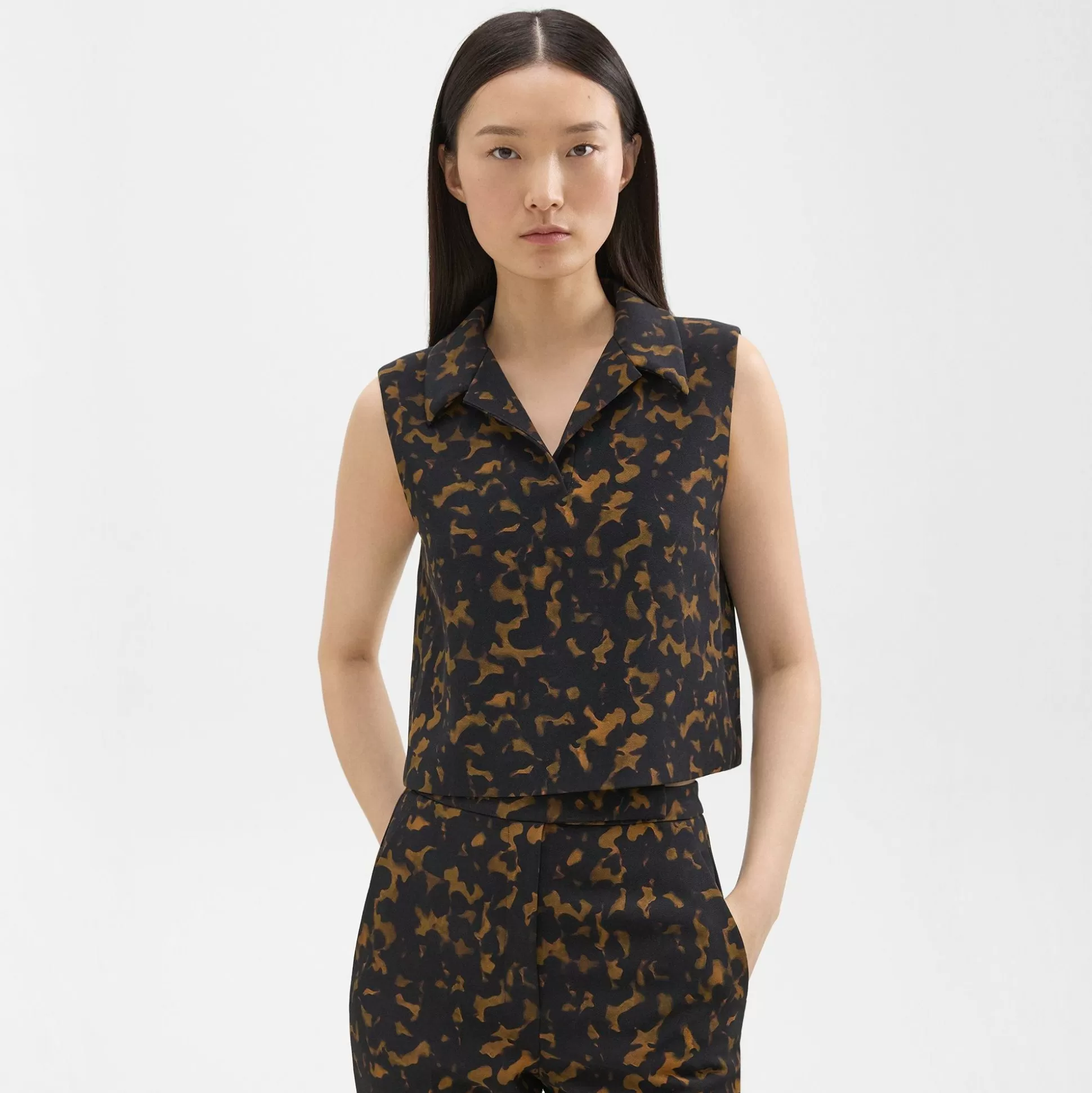 Theory Cropped Sleeveless Polo In Tortoiseshell Printed Crepe-Women Tops