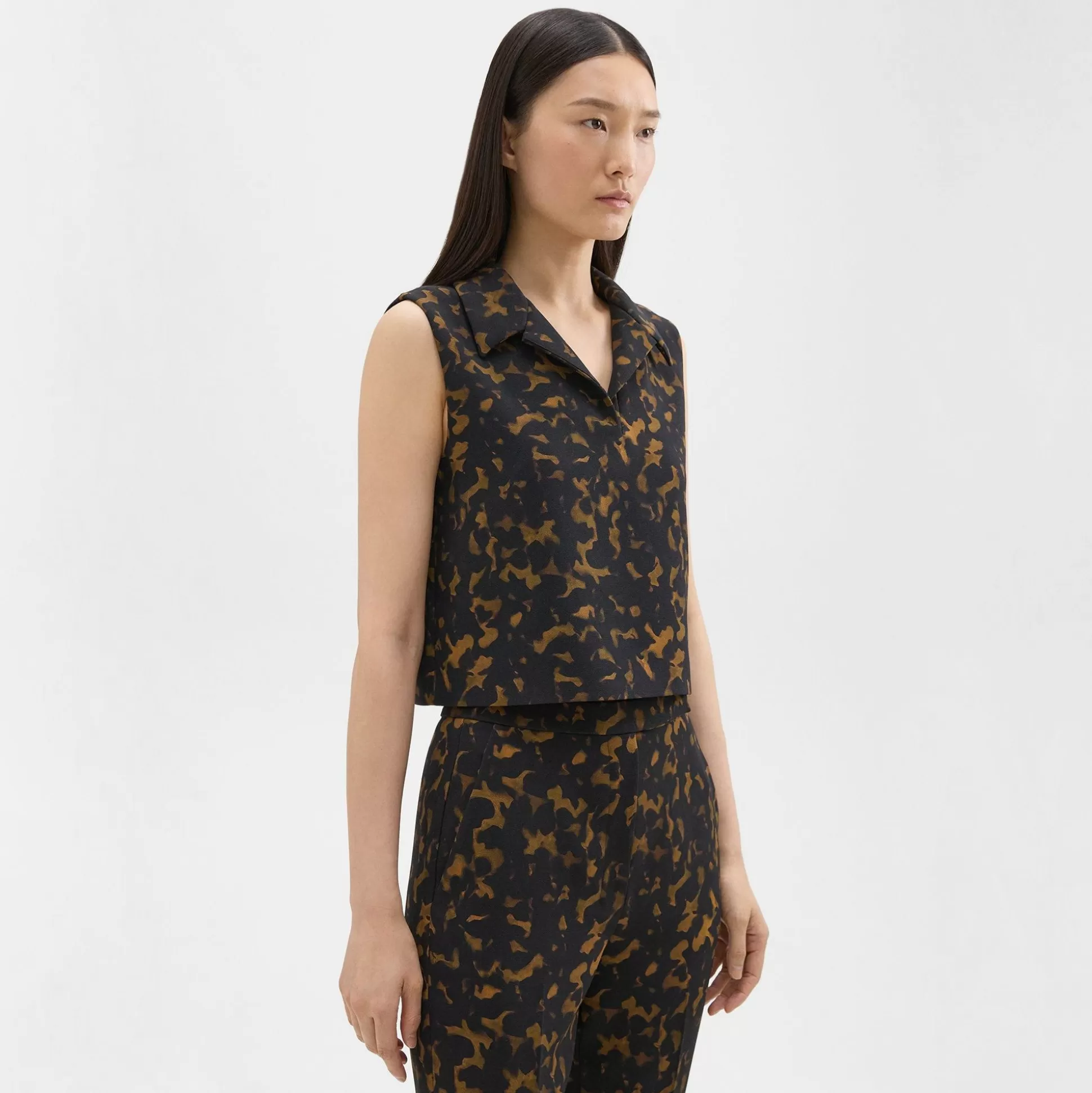 Theory Cropped Sleeveless Polo In Tortoiseshell Printed Crepe-Women Tops